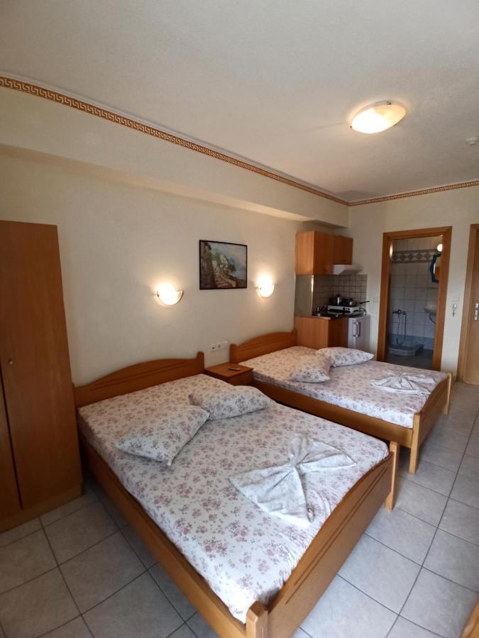 Villa Cosmos Inn Olympiakí Aktí Exterior foto