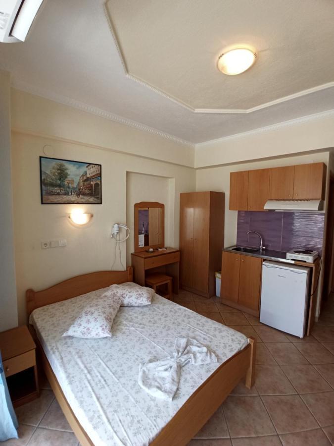 Villa Cosmos Inn Olympiakí Aktí Exterior foto