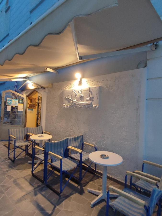 Villa Cosmos Inn Olympiakí Aktí Exterior foto
